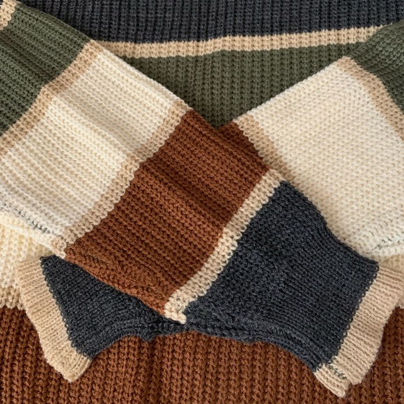 Oversized Striped Sweater - Picture 8 of 8